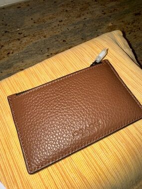 Coach Brown Pebbled Leather Zip Card HolderNWT 4CC slots